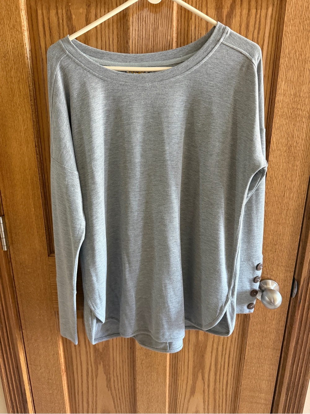 NWT Cupio Xl Light Gray Relaxed Button Cuff long top